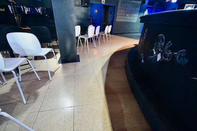 Pasillo / Espacio de circulación junto a barra