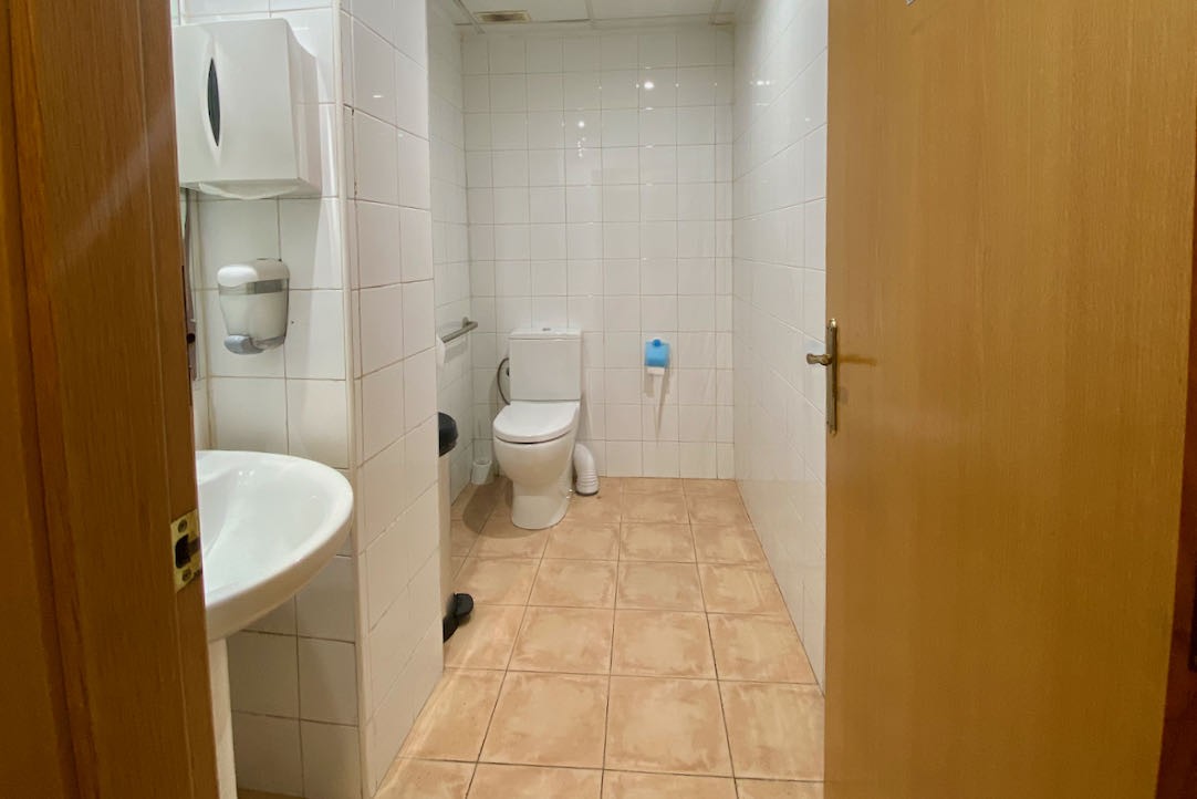 Interior del aseo PMR