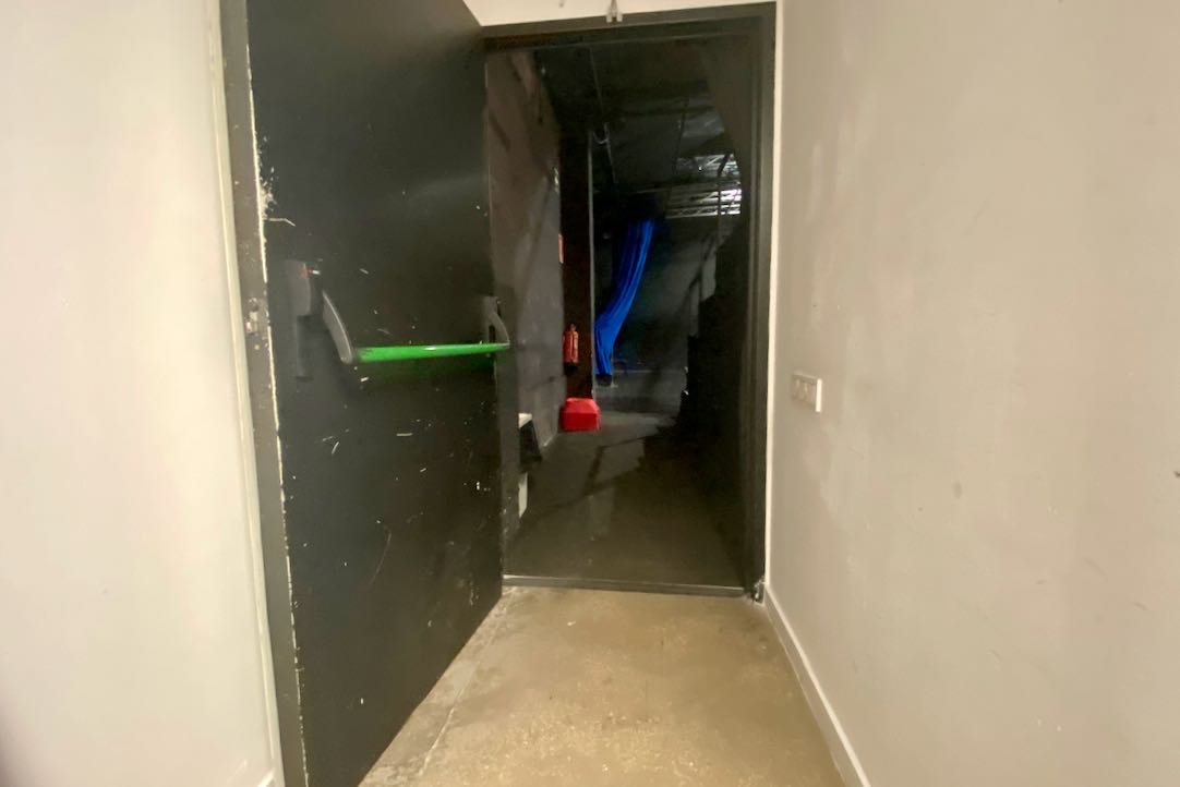 Puerta de acceso a la Sala AZUL 