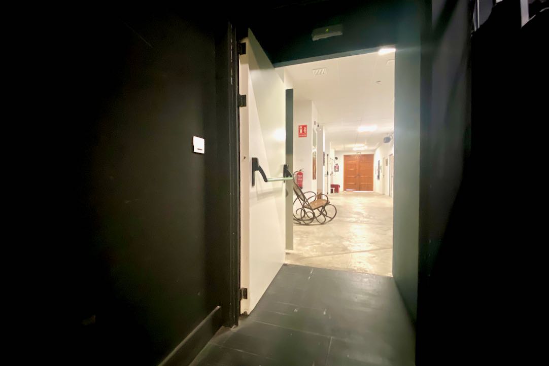 Puerta de Acceso Sala ROJA