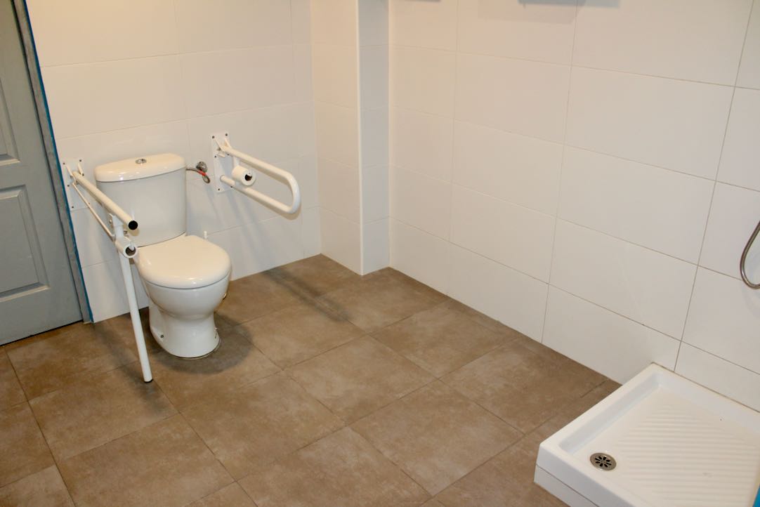 Interior del aseo PMR