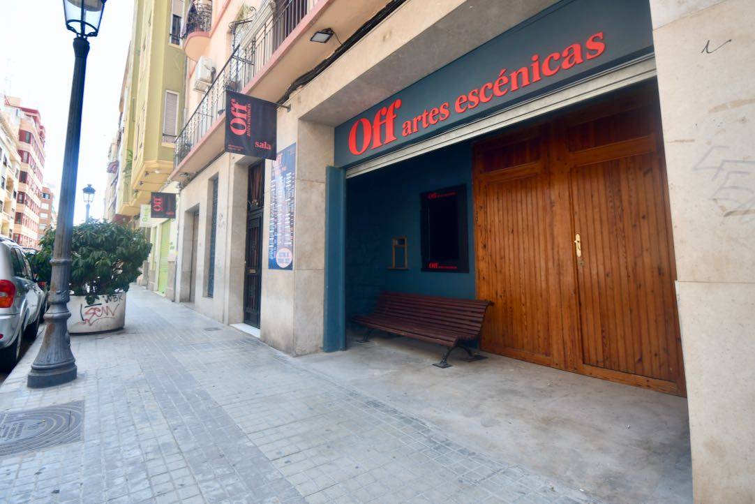 Puerta PRINCIPAL Off Teatro. Sala ROJA y AZUL