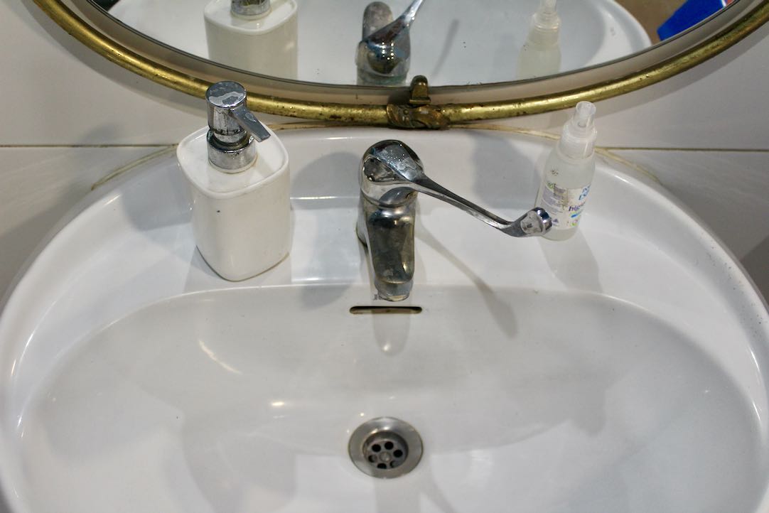 Lavabo del aseo PMR