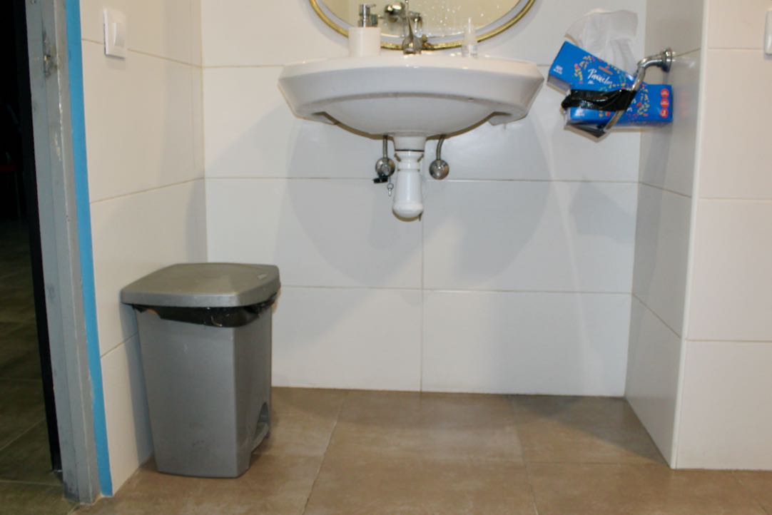 Lavabo del aseo PMR