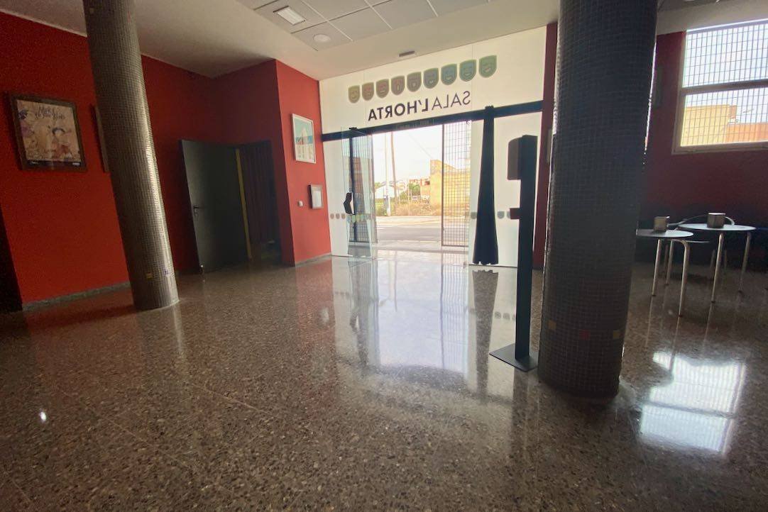 Vista del vestíbulo desde el interior