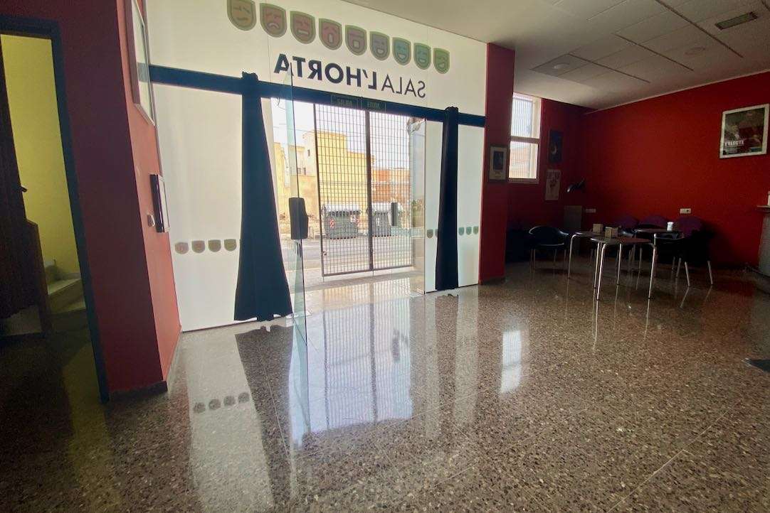Vista del vestíbulo desde el interior