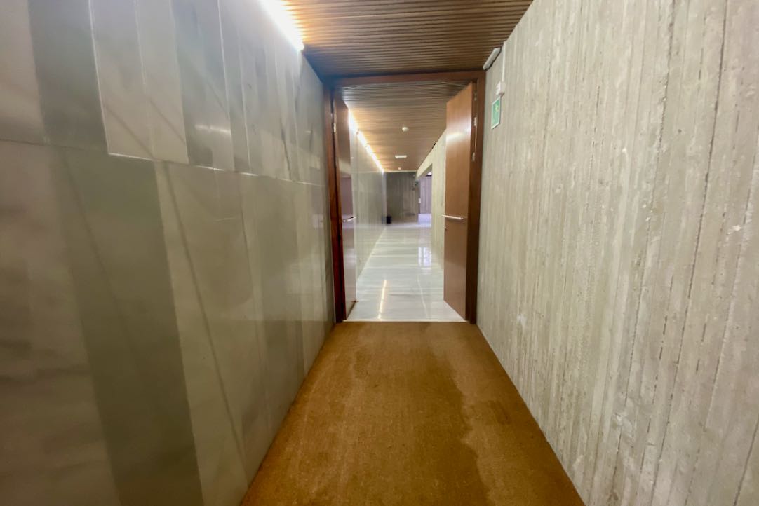 Pasillo de acceso a la Sala Principal