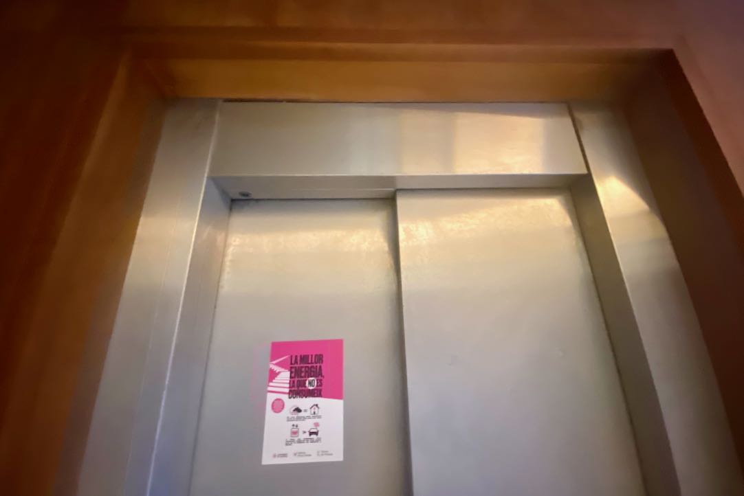 Detalle de las puertas del ascensor