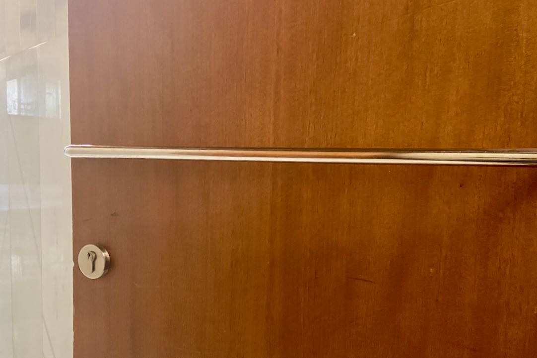 Mecanismo de las puerta de los pasillos de acceso a la Sala Principal