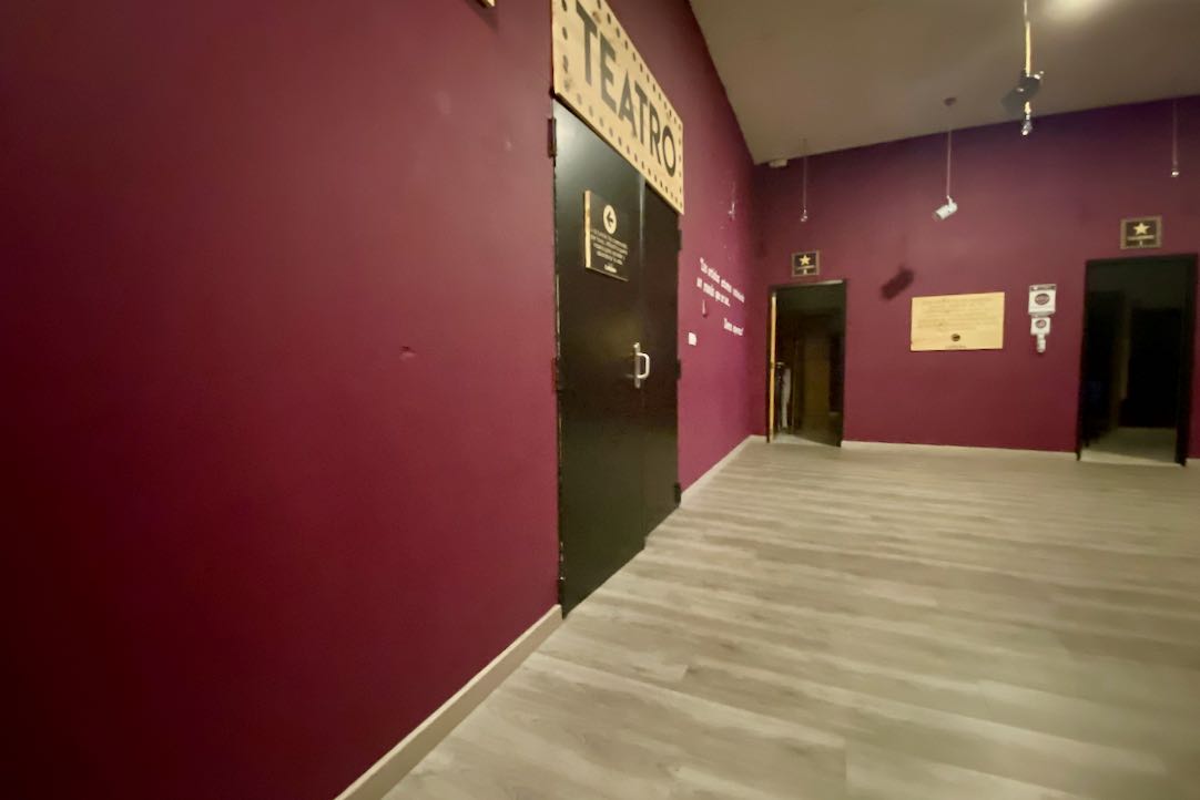 Vestíbulo de acceso a la Sala Principal