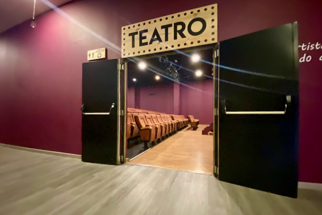 Puerta de acceso a la Sala Principal