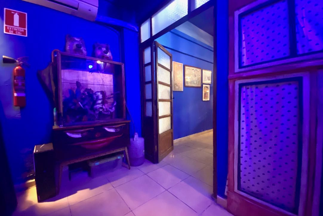 Puerta de acceso a la sala