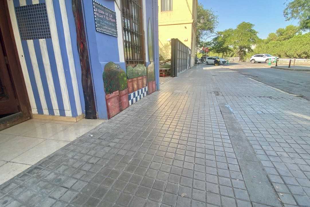Entorno próximo a la entrada principal