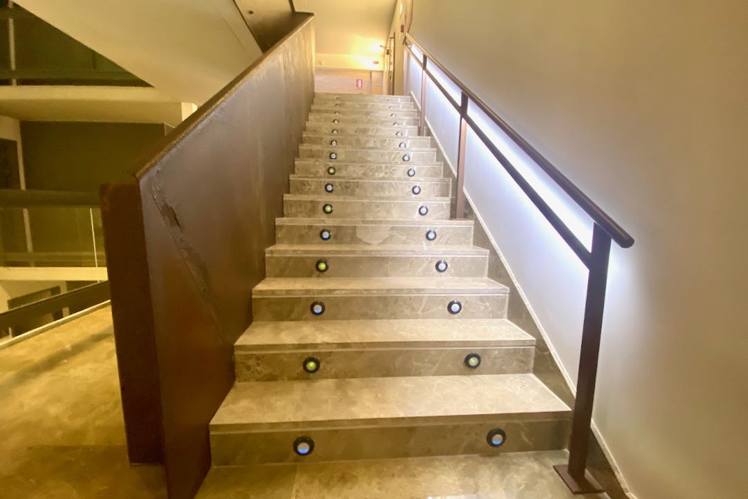Escalera izquierda