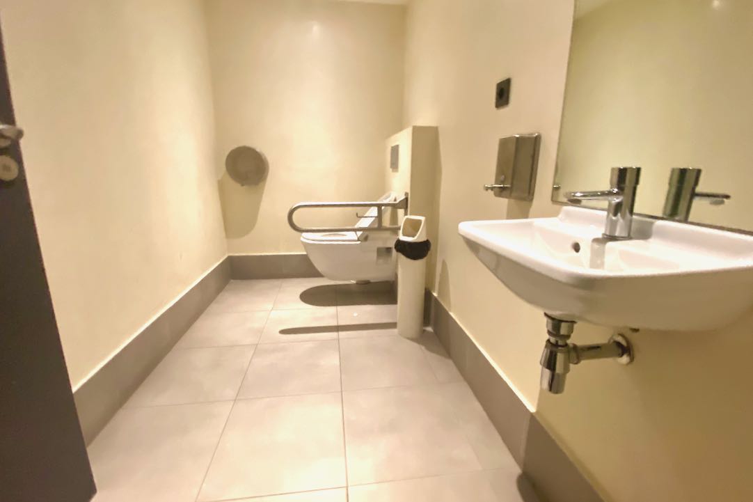 Interior del aseo PMR
