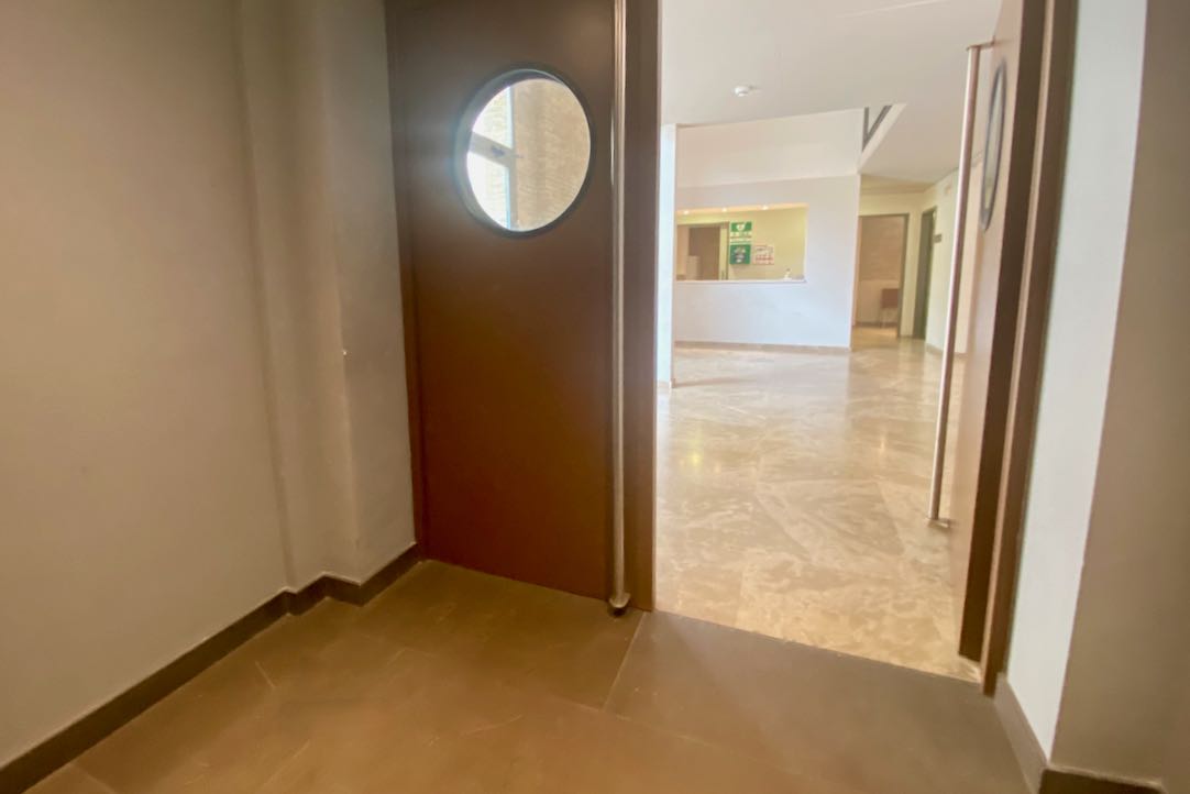 Puerta Derecha. Salida de la Sala Principal