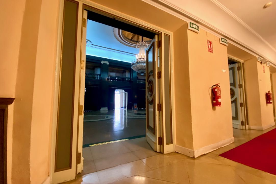Puertas del Vestíbulo Principal