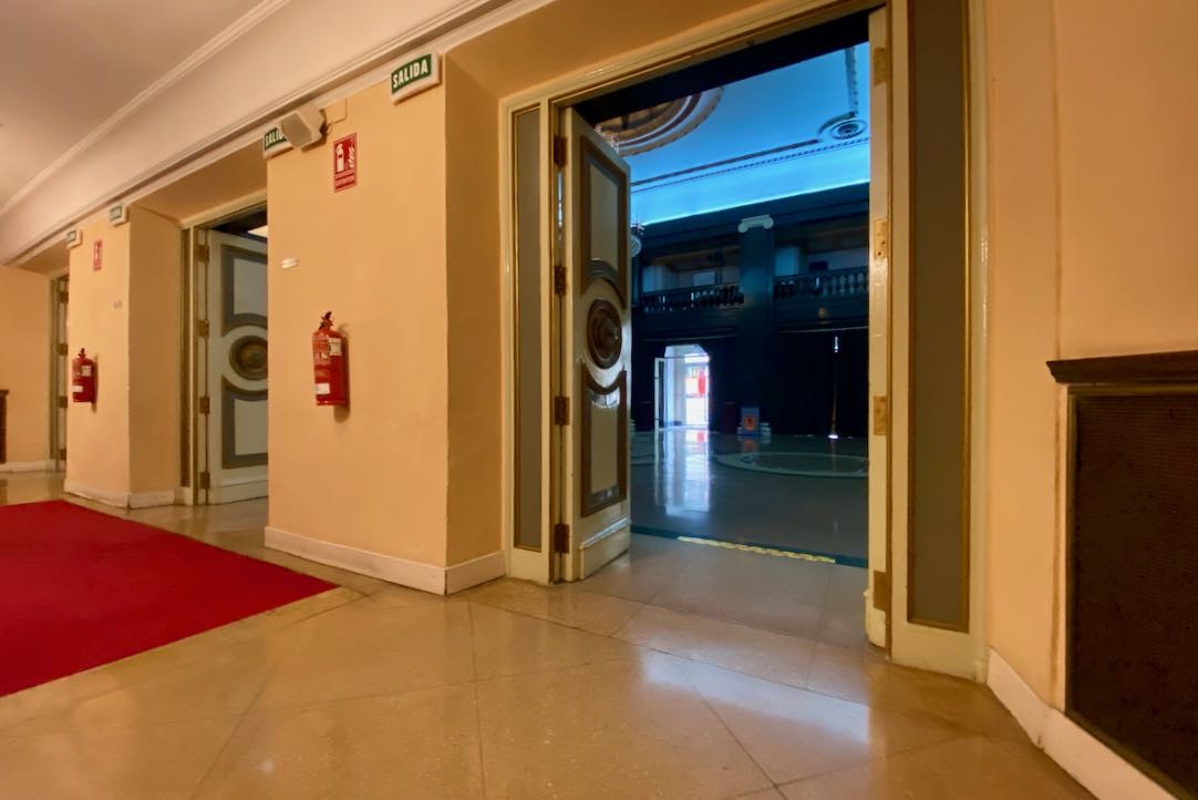 Puertas del Vestíbulo Principal