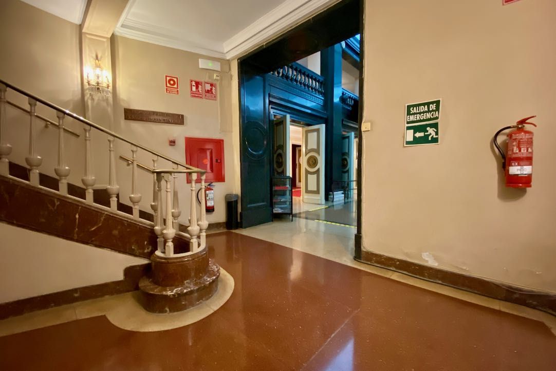 Itinerario de acceso al aseo para PMR