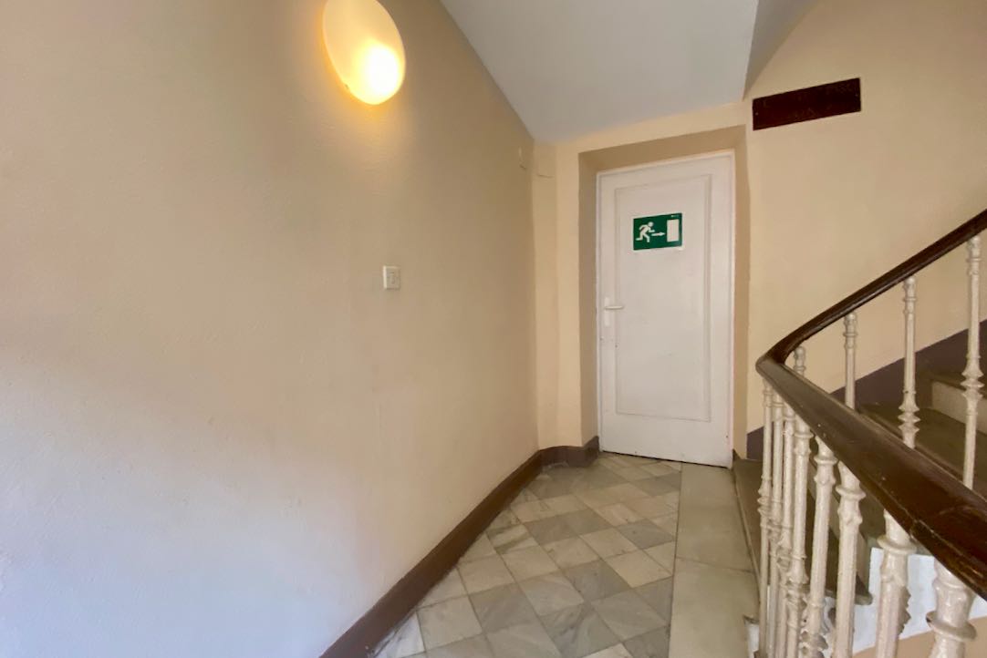 Mesetas de acceso al Segundo Piso