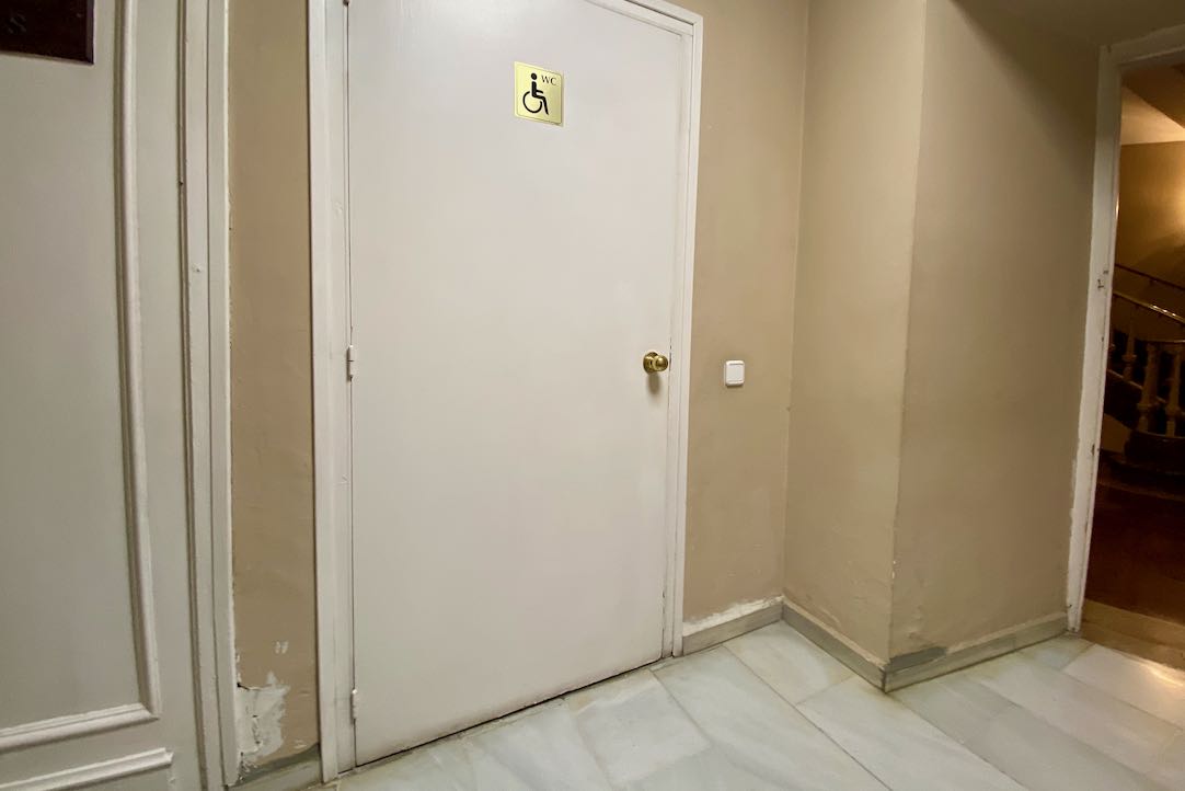 Puerta Interior del aseo para PMR