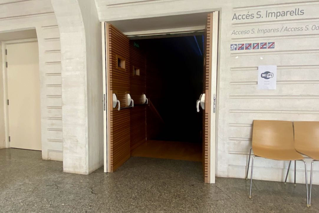 Puerta de acceso a localidades impares