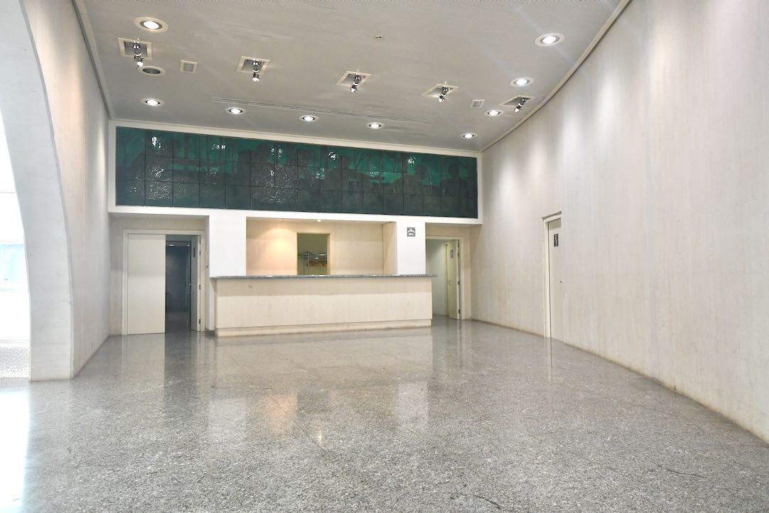 Vestíbulo / Acceso al guardarropía