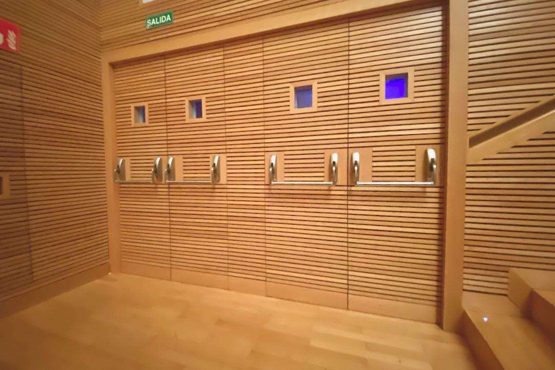 Puertas de salida de la Sala
