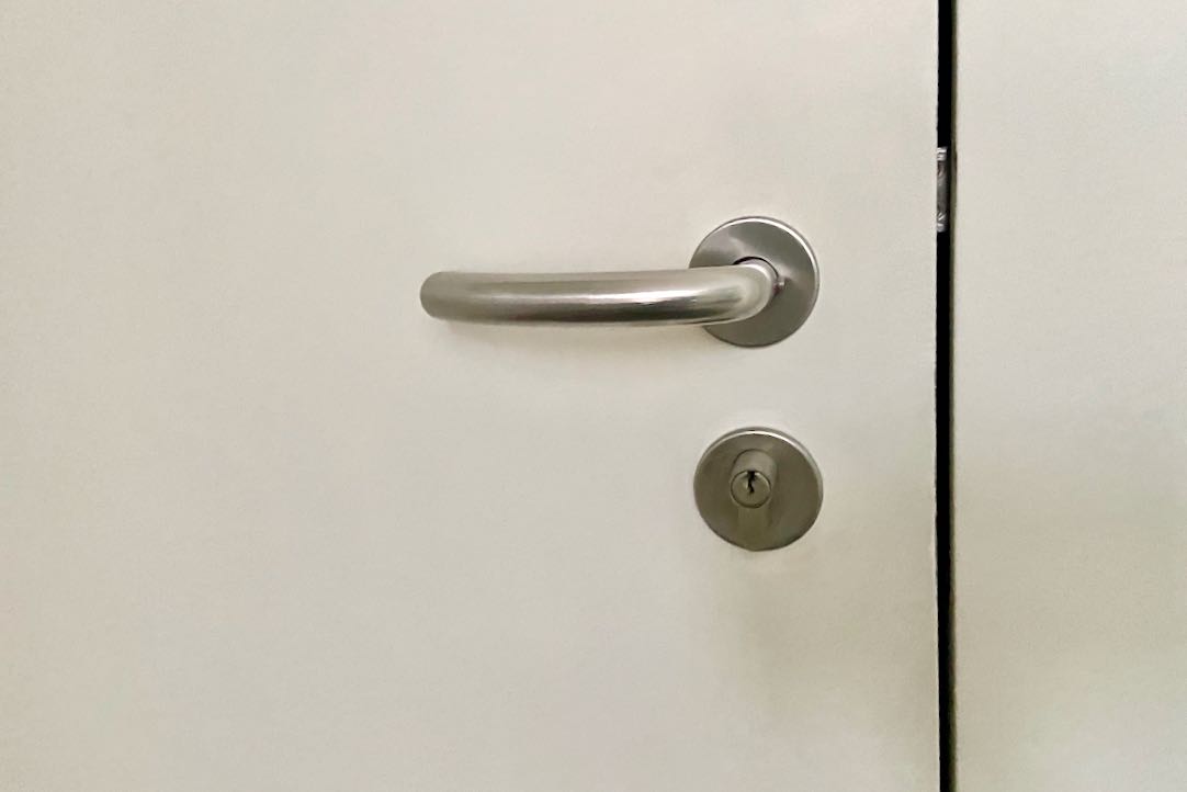 Mecanismo de apertura exterior de las puertas
