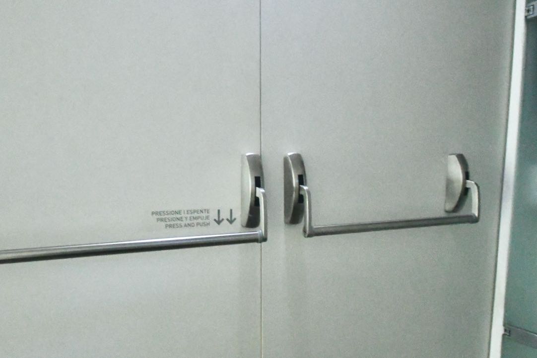 Mecanismo de apertura interior de las puertas