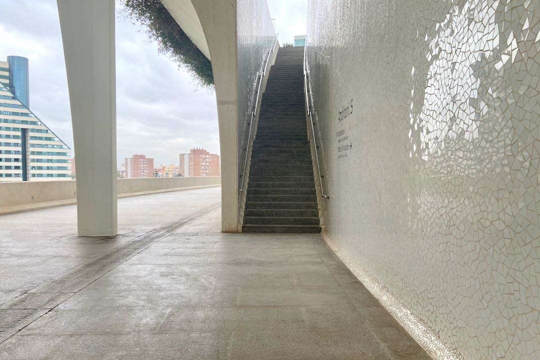 Escaleras exteriores de Les Arts