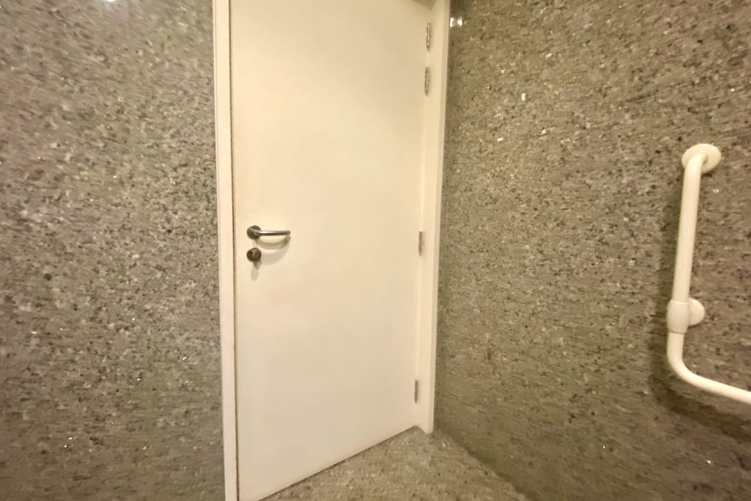 Puerta del aseo para PMR