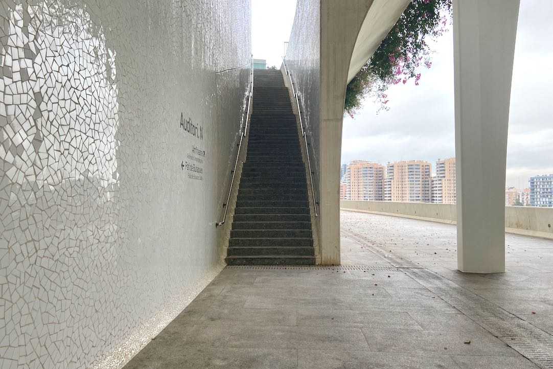 Escaleras exteriores de Les Arts