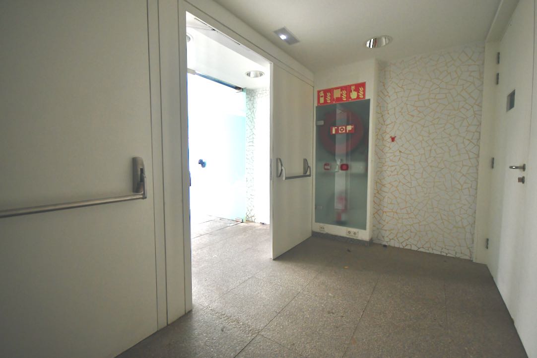 Sistema de doble puerta. Espacio intermedio