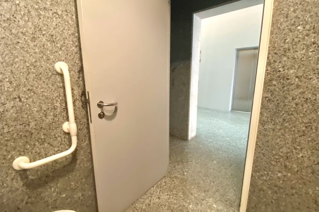 Puerta del aseo para PMR
