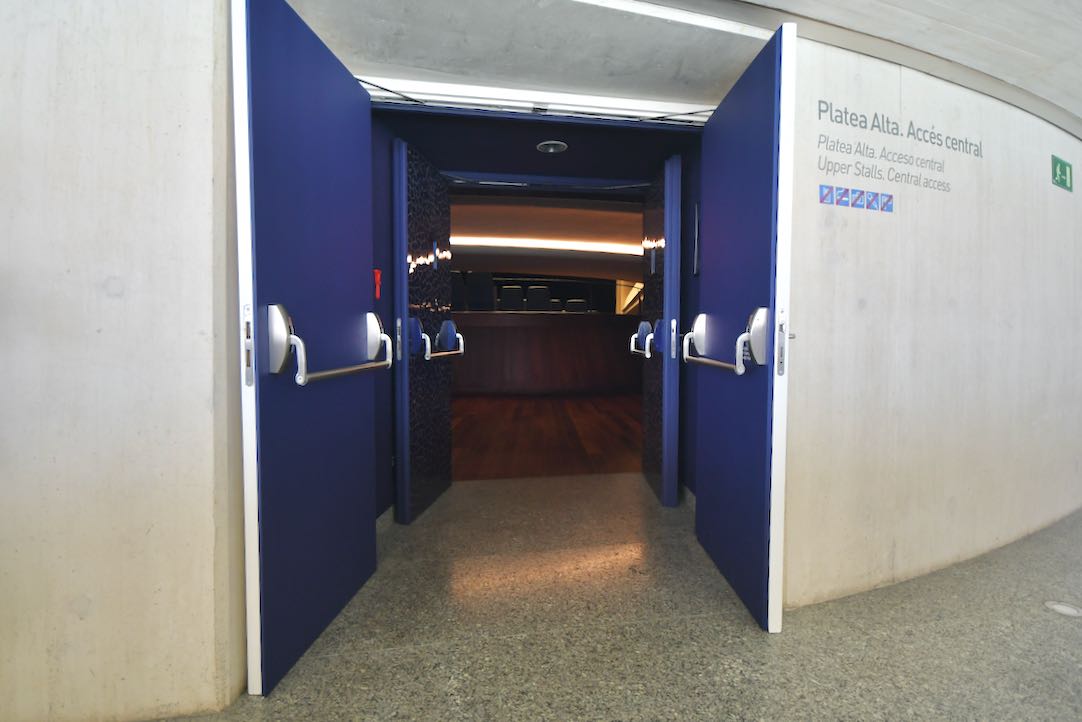 Acceso a Platea Alta desde Pasillo Exterior (puertas centrales)