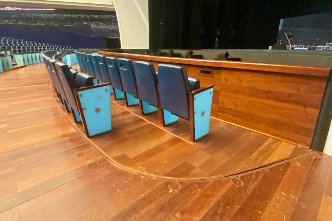 Butacas para la transferencia desde un silla de ruedas. Filas 3 y 4
