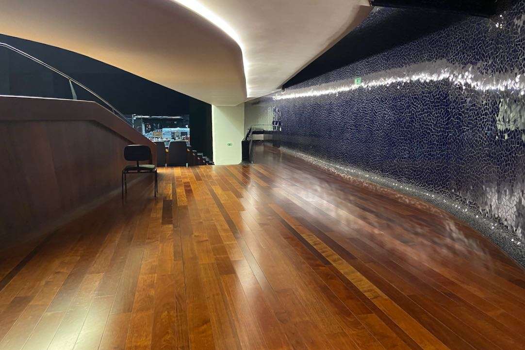 Pasillo trasero de la Platea Alta (puertas centrales)