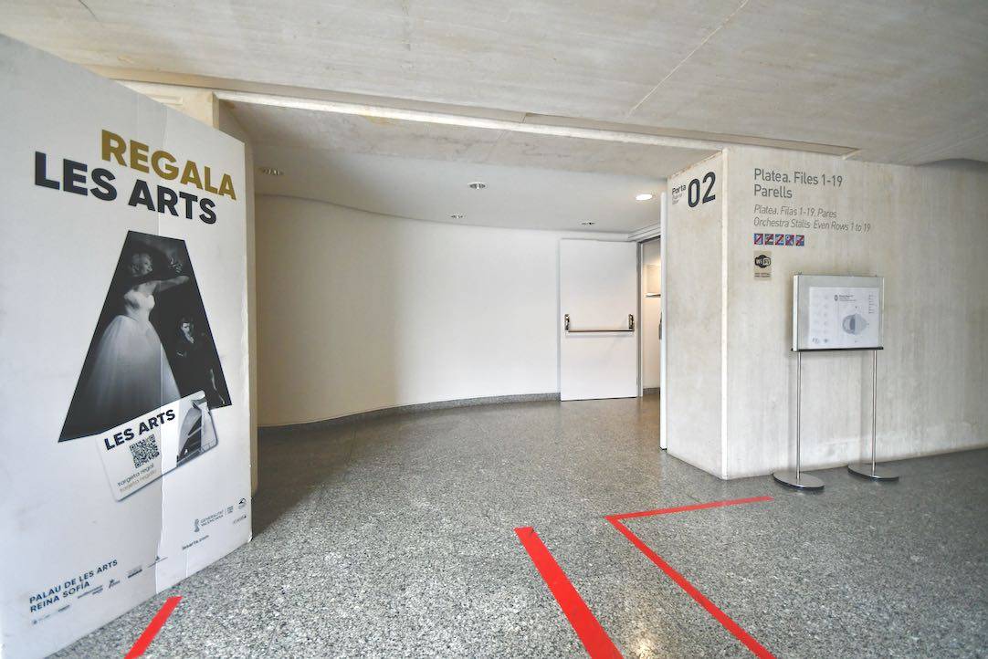 Acceso a Platea Baja desde el Vestíbulo Principal