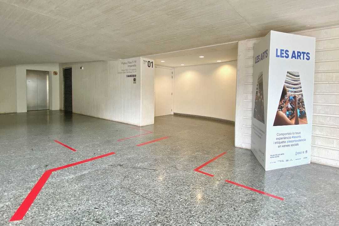 Acceso a Platea Baja desde el Vestíbulo Principal
