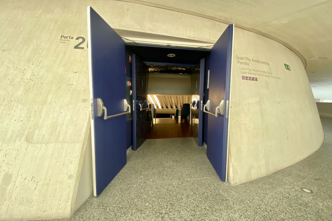 Acceso a localidades de pisos superiores