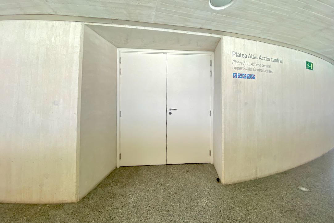 Acceso a Platea Alta desde Pasillo Exterior (puertas centrales)
