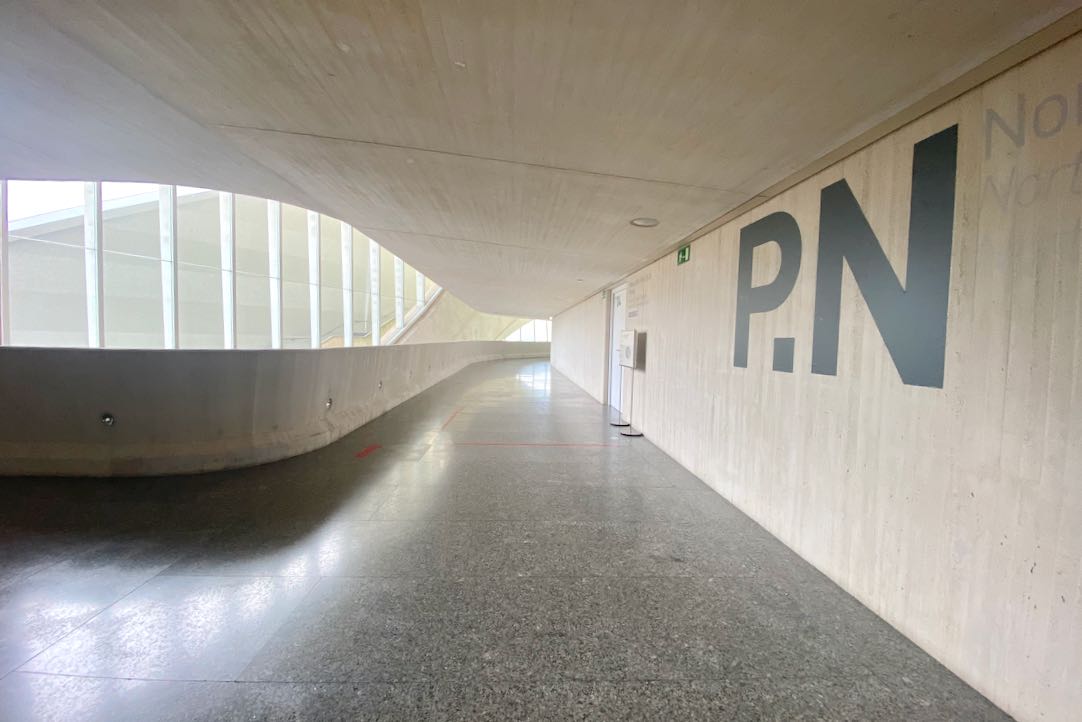 Pasillos Platea Alta y Pisos Superiores