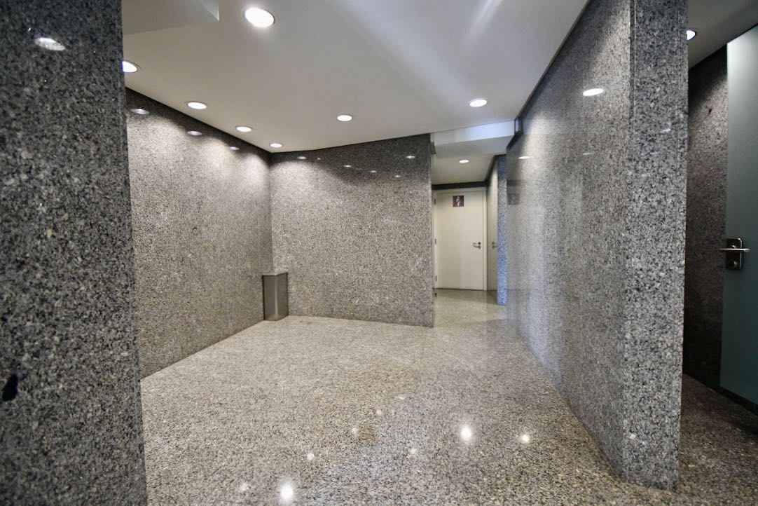 Vista del interior de los aseos comunes de mujeres (Platea Baja)