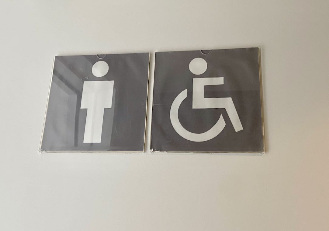 Señalización SIA en puerta exterior e interior (Platea Baja)