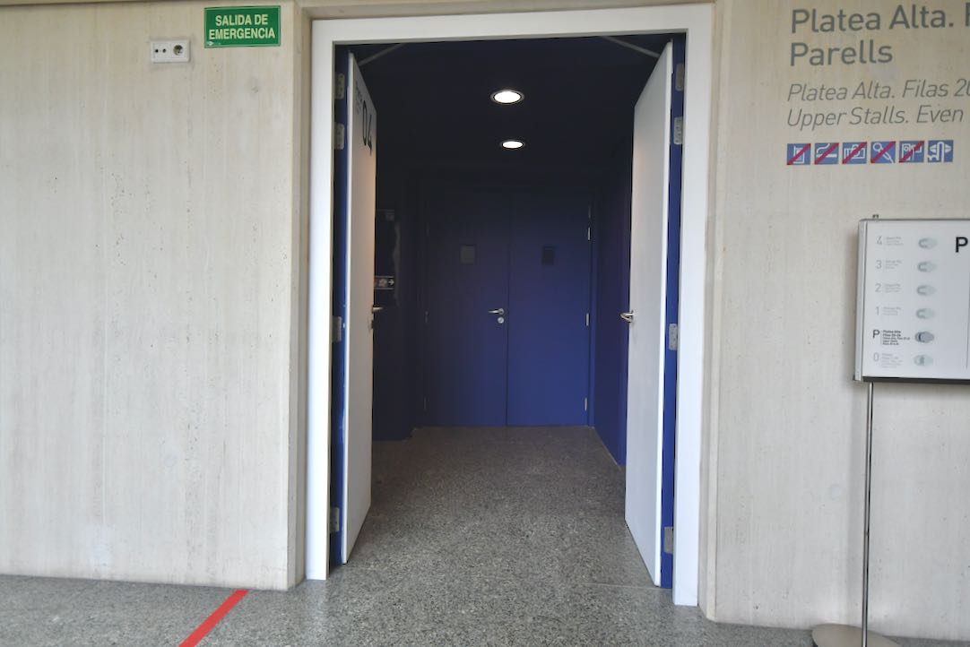 Acceso a Platea Alta desde Pasillo Exterior (puertas laterales)