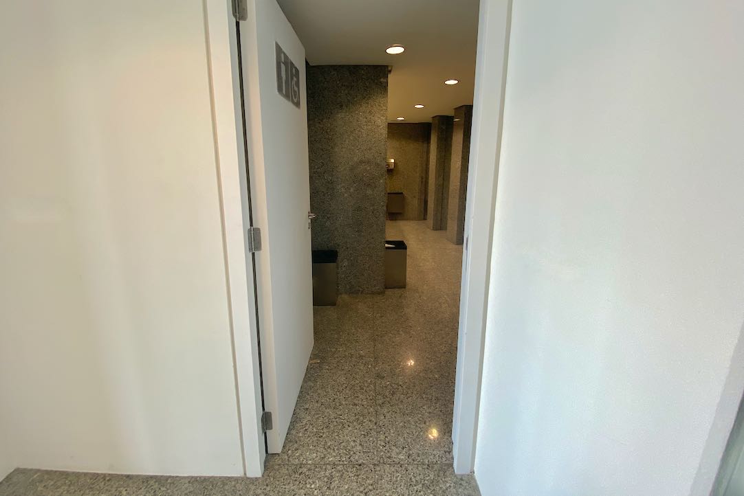 Puerta Interior Aseos de hombres (Platea Baja)