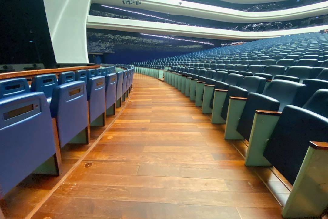 Pasillo principal de la Platea Baja