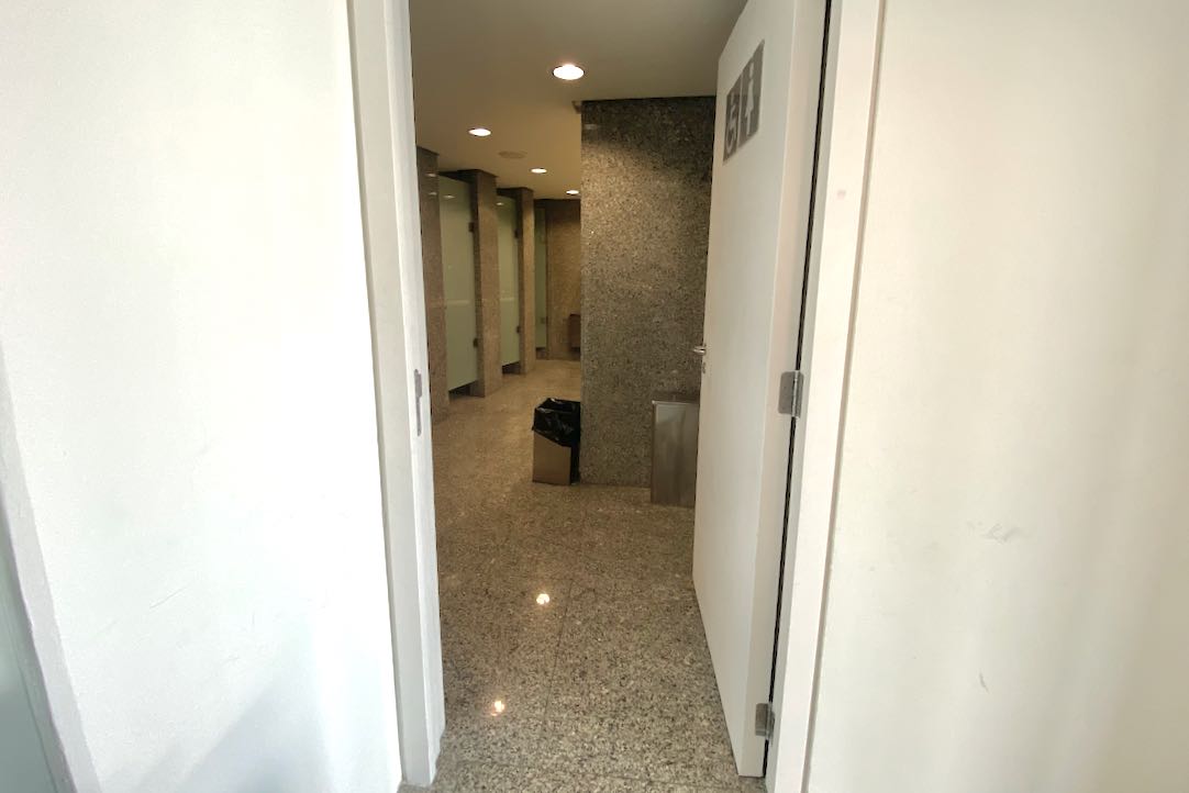 Puerta Interior Aseos de mujeres (Platea Baja)