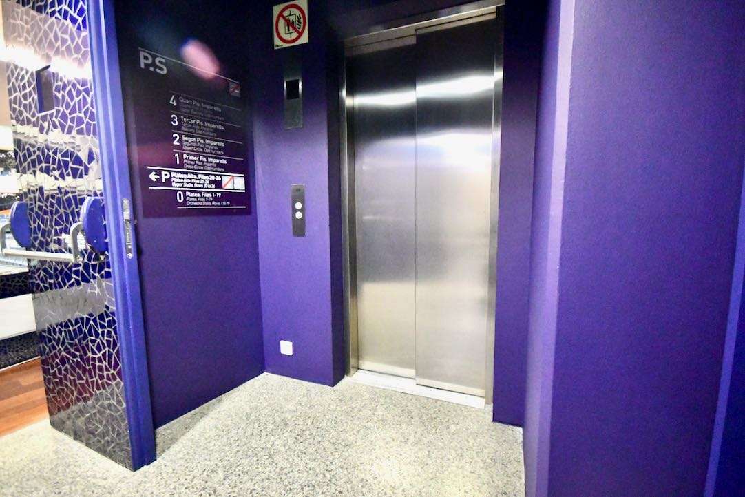 Puerta Ascensores Pisos Superiores